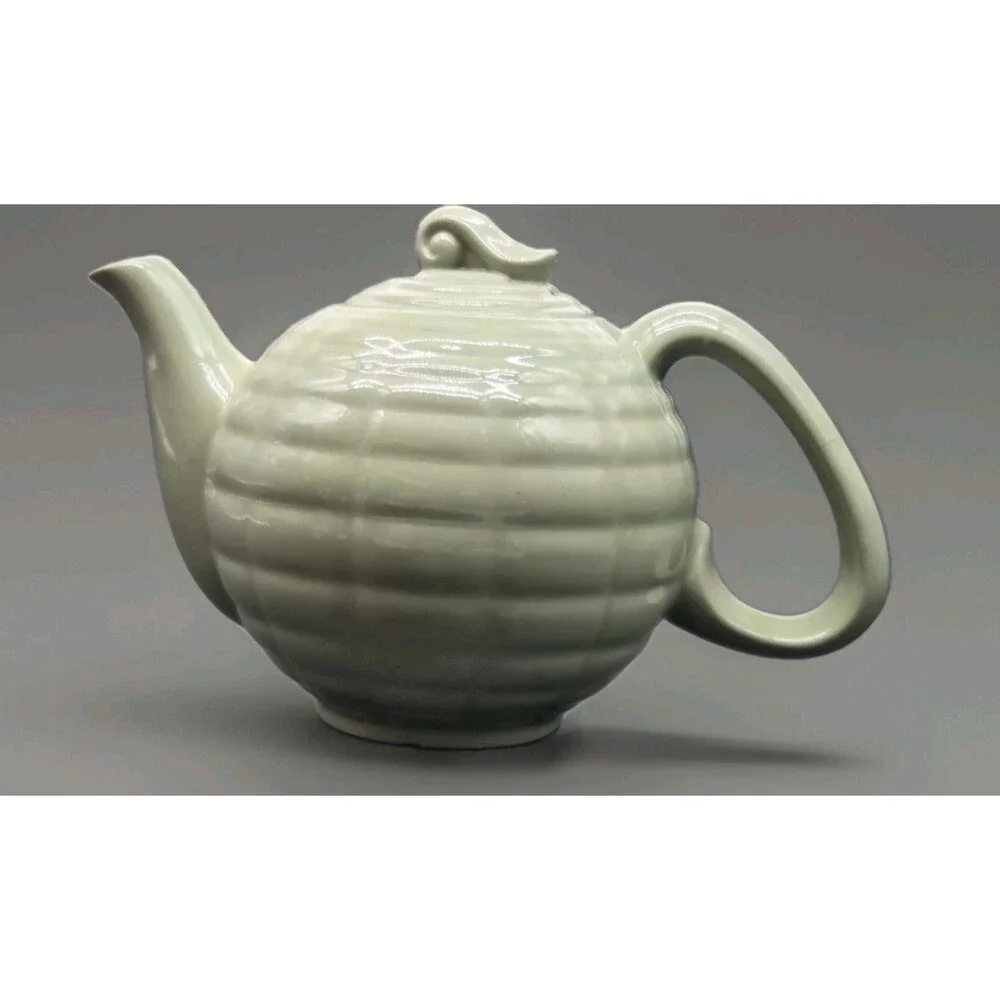 Vintage Ceramic Green Color Teapot with Lid Stripe Pattern 6